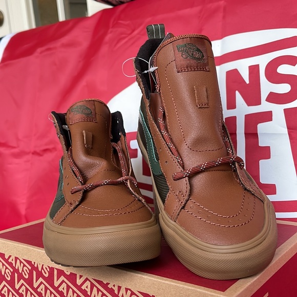 Vans Sk8-Hi Mte-1
Green/Gum
VNOA5HZY17P
WMNS boots - sneakers - Picture 7 of 16